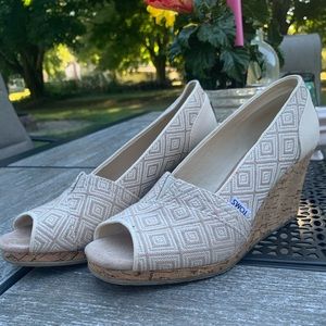 🌻🌻Toms Woven Wedges🌻🌻🌻